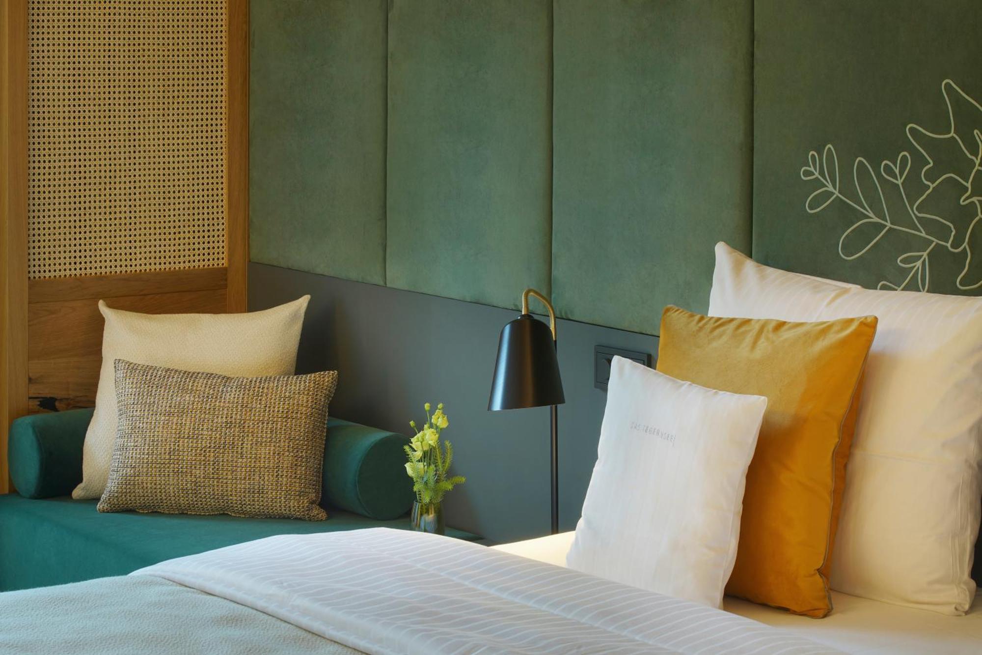 Das Tegernsee Ngoại thất bức ảnh A bedroom at the hotel